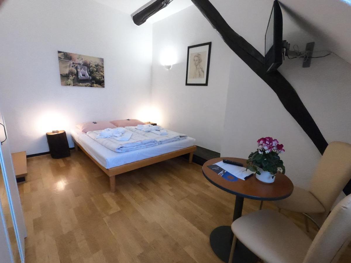 Schloss Walbeck 3*